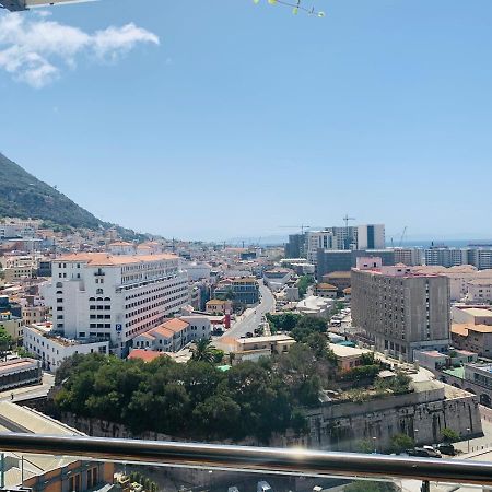 ジブラルタルLuxe Studio Seconds From The Marina And City Centreアパートメント エクステリア 写真
