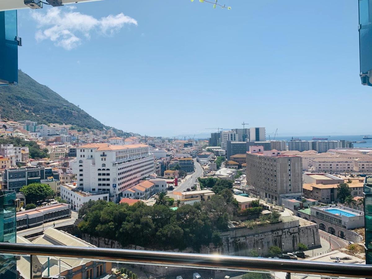 ジブラルタルLuxe Studio Seconds From The Marina And City Centreアパートメント エクステリア 写真